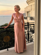 Samouse | Sukienka maxi z rękawami typu cap i kopertowym dekoltem