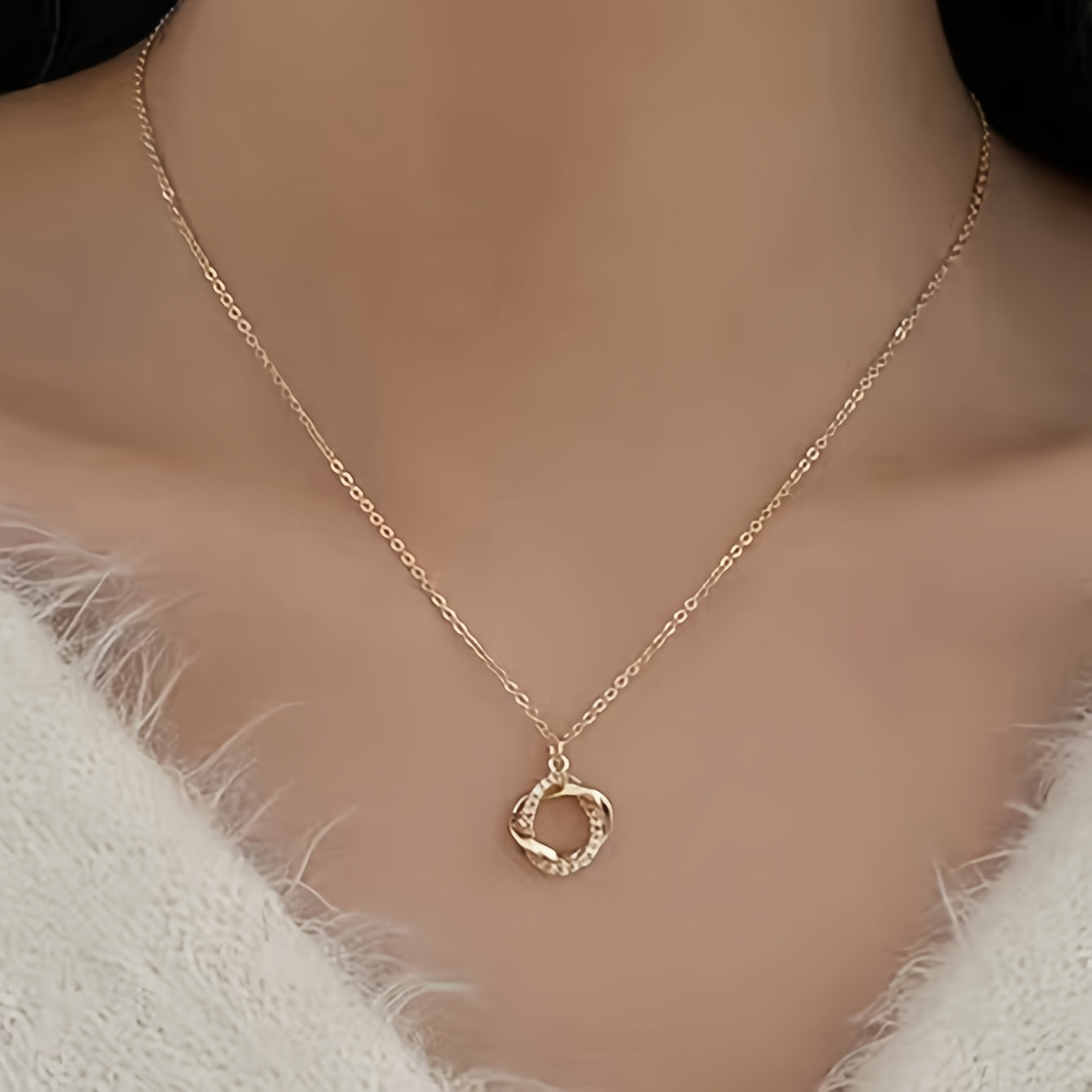 Elegancka Zawieszka w Złocie z Diamentami Syntetycznymi