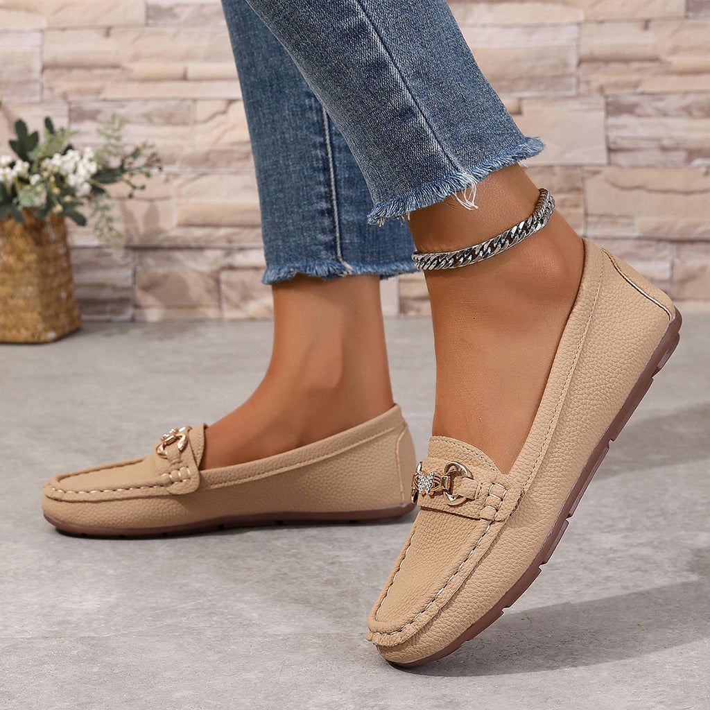 Zalecane stylowe i proste płaskie buty