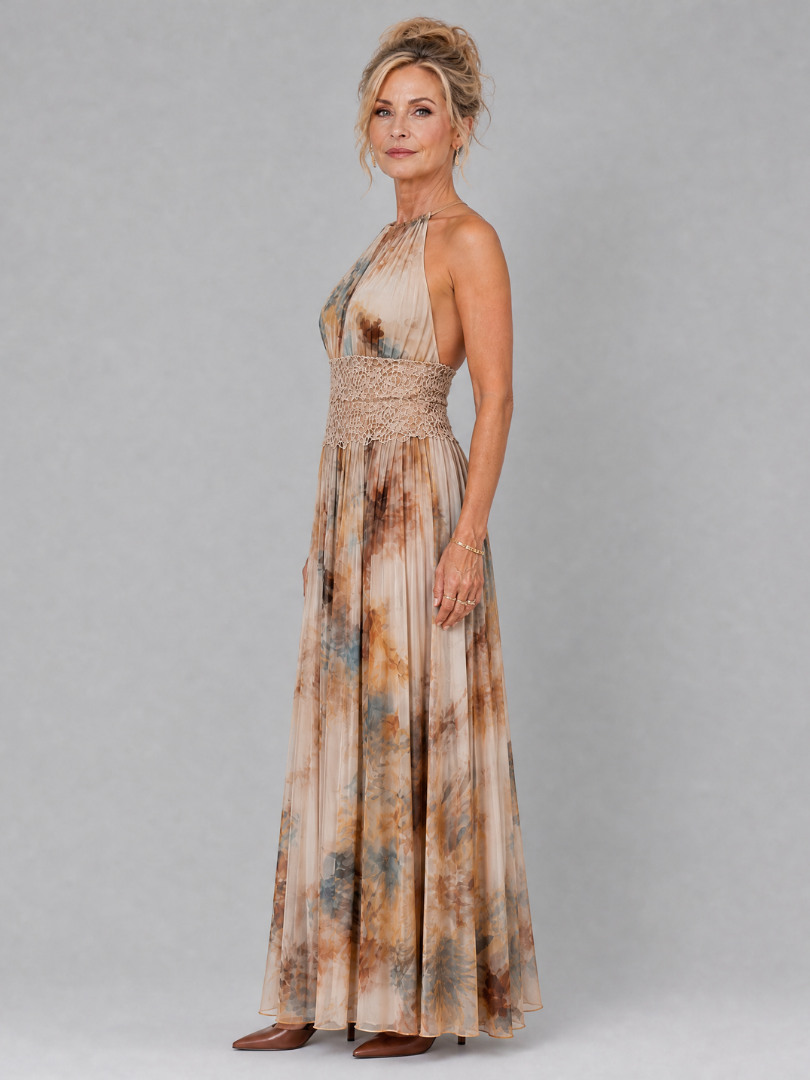 Elavenue | Sukienka maxi z dekoltem halter, koronką i wąską talią
