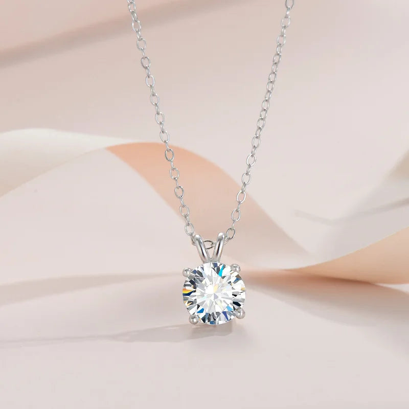 Ekskluzywna srebrna kolia z diamentami moissanite