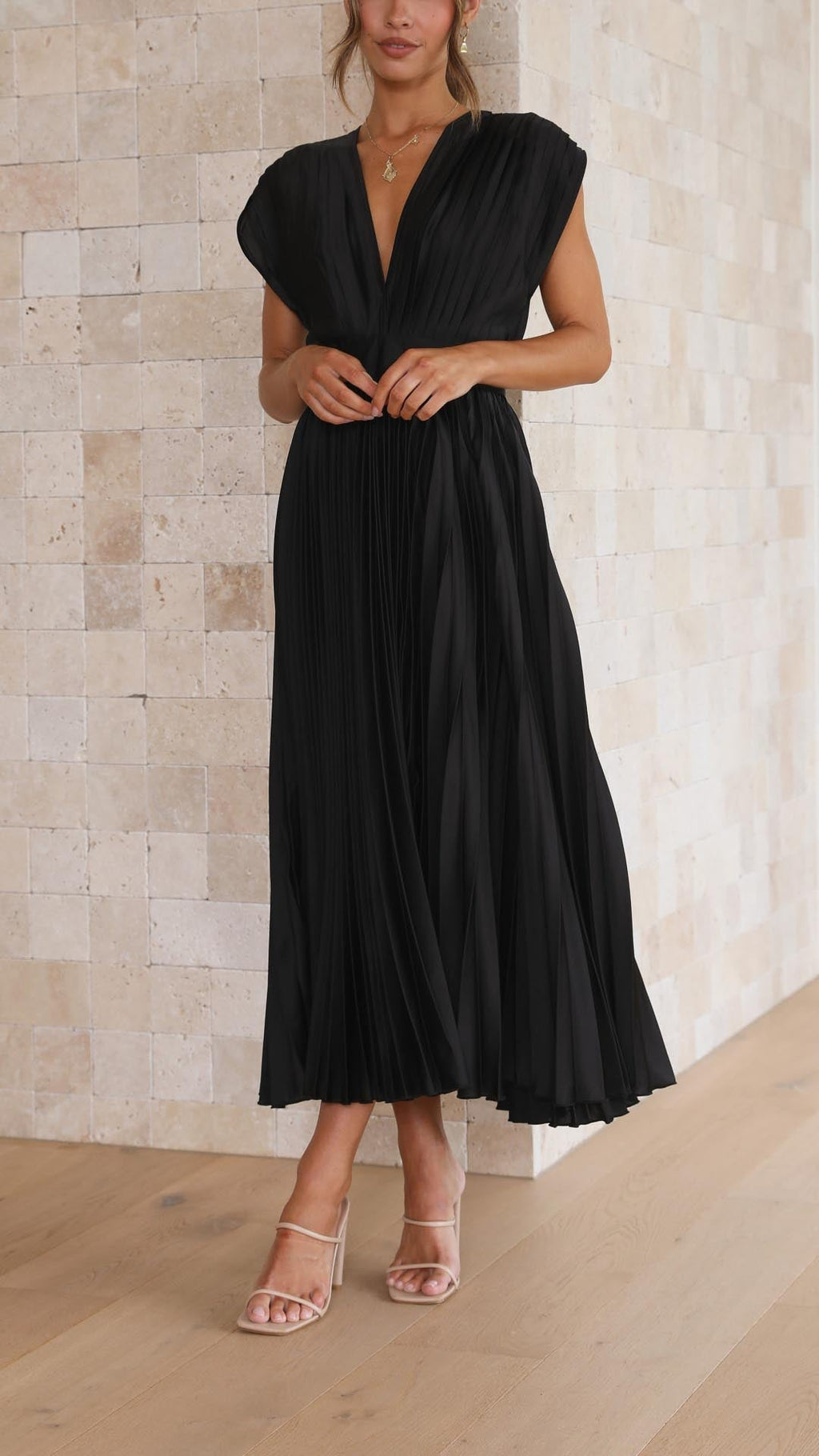 Isla | Elegancka plisowana sukienka