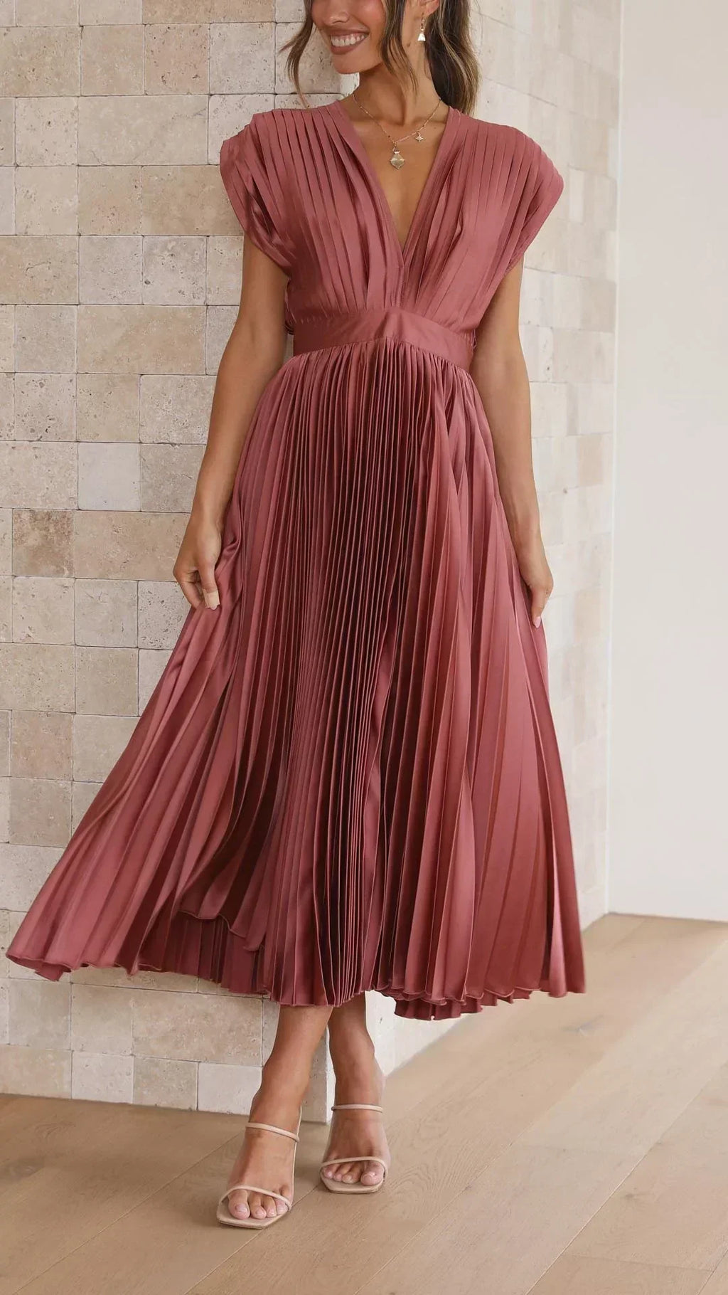 Isla | Elegancka plisowana sukienka