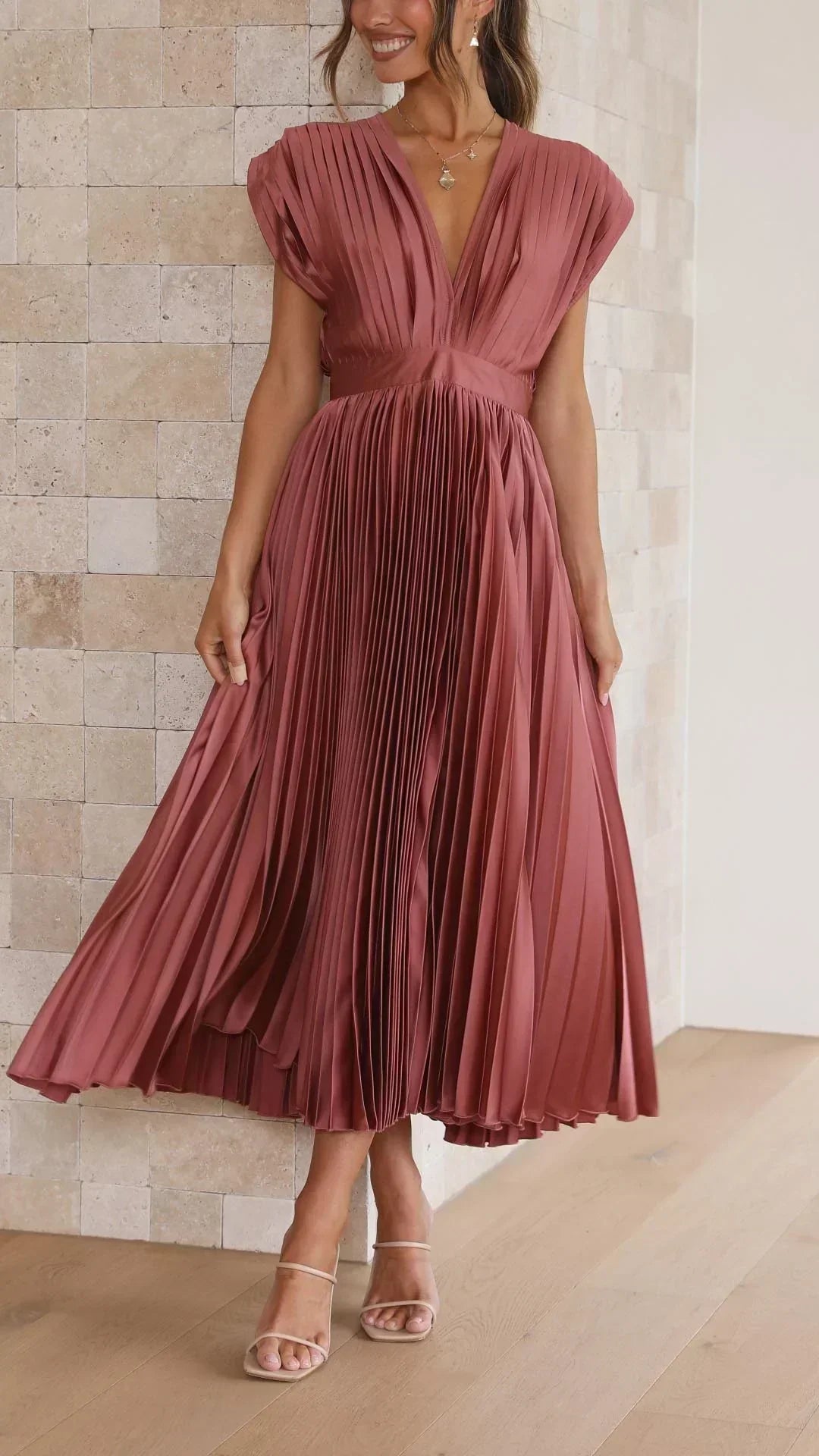 Isla | Elegancka plisowana sukienka