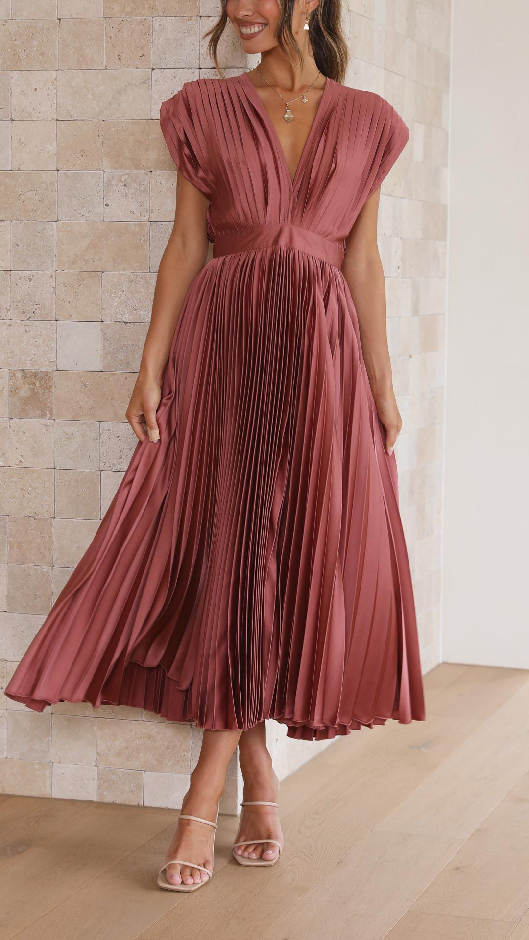 Isla | Elegancka plisowana sukienka