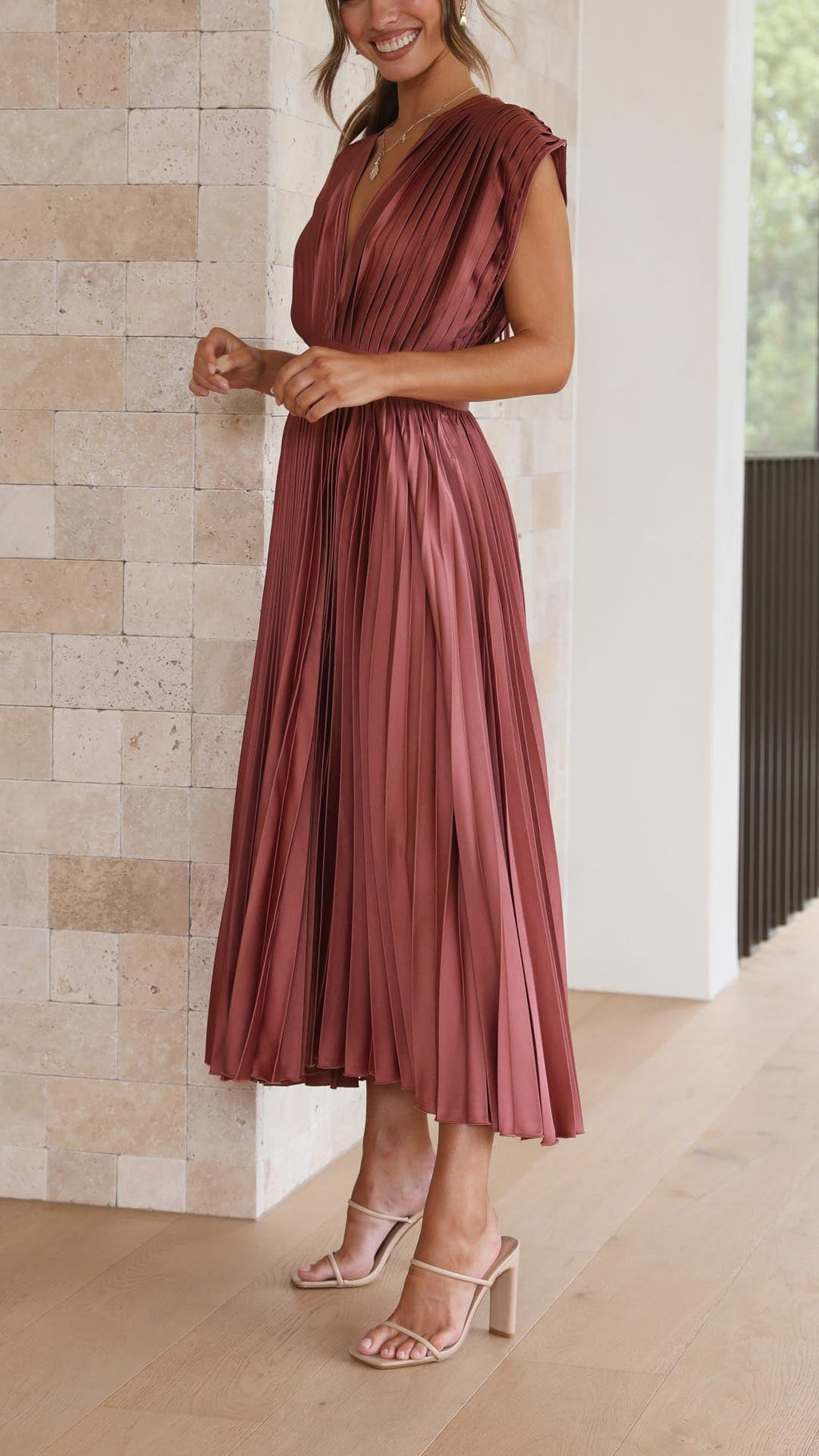 Isla | Elegancka plisowana sukienka