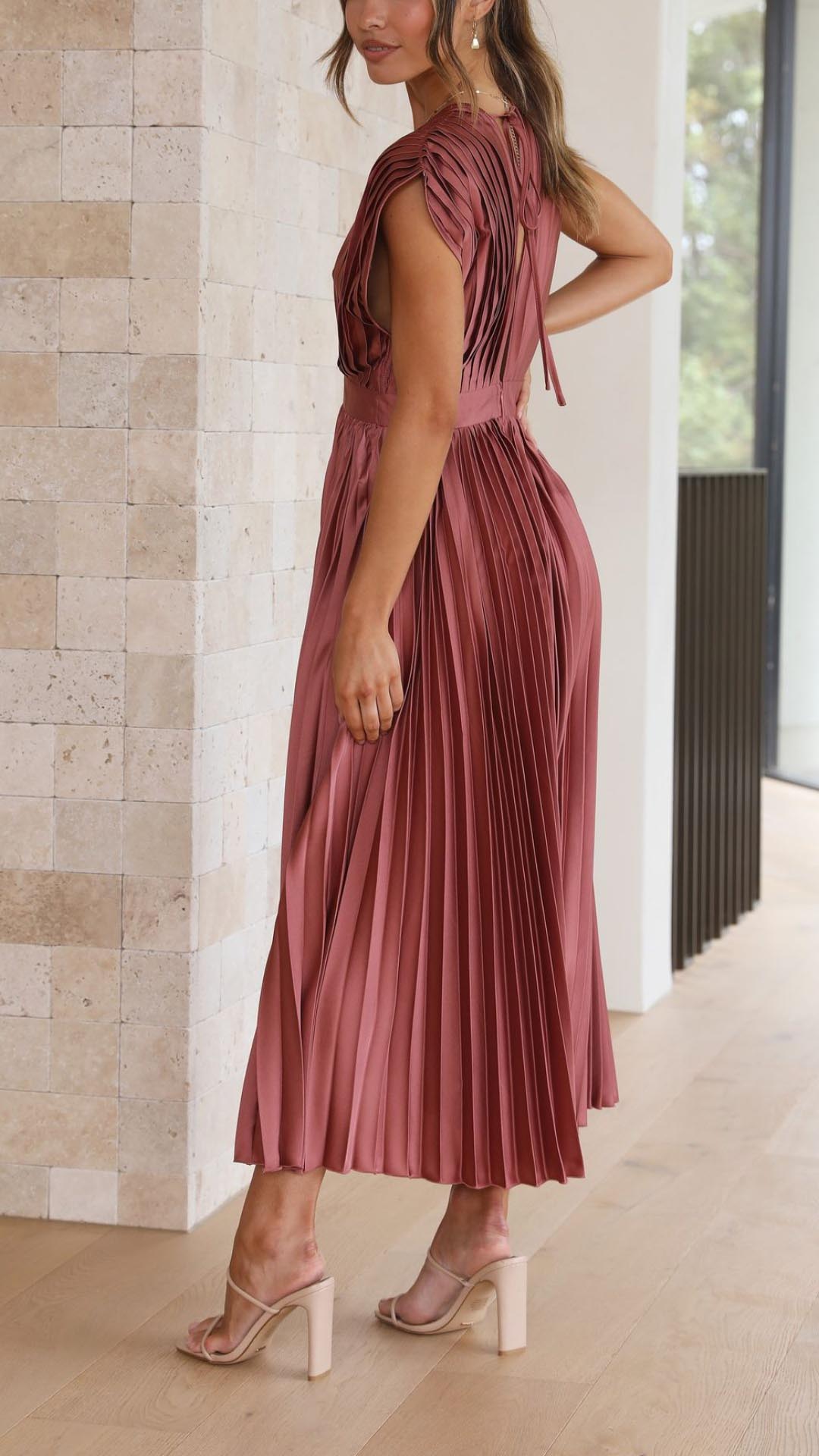 Isla | Elegancka plisowana sukienka