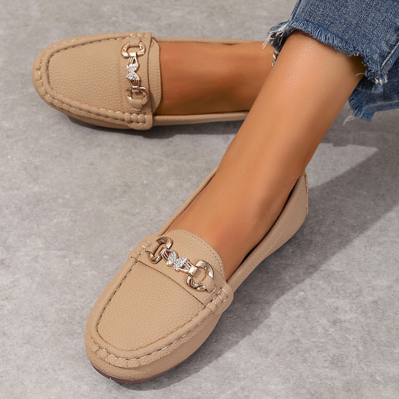 Zalecane stylowe i proste płaskie buty
