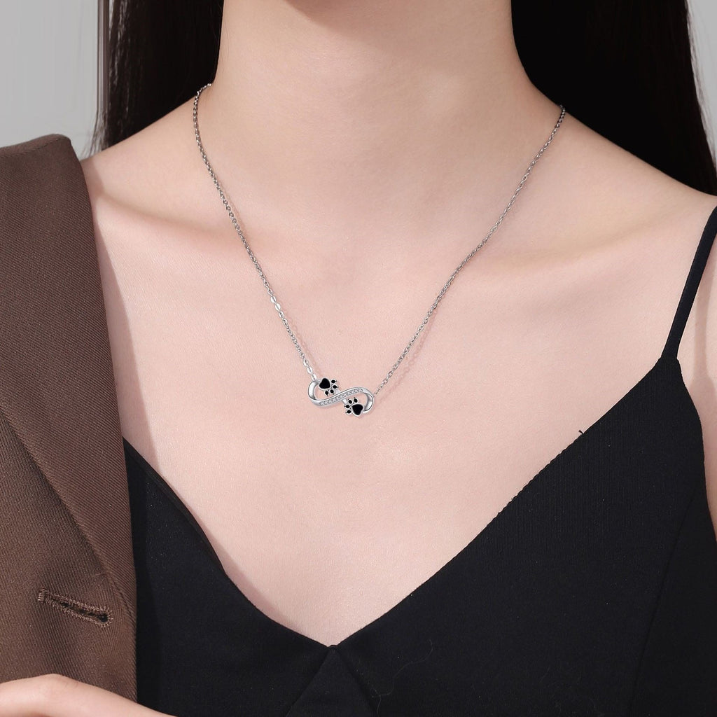 Collier Infinity Pawsavtryck z Kamieniami Zirconia