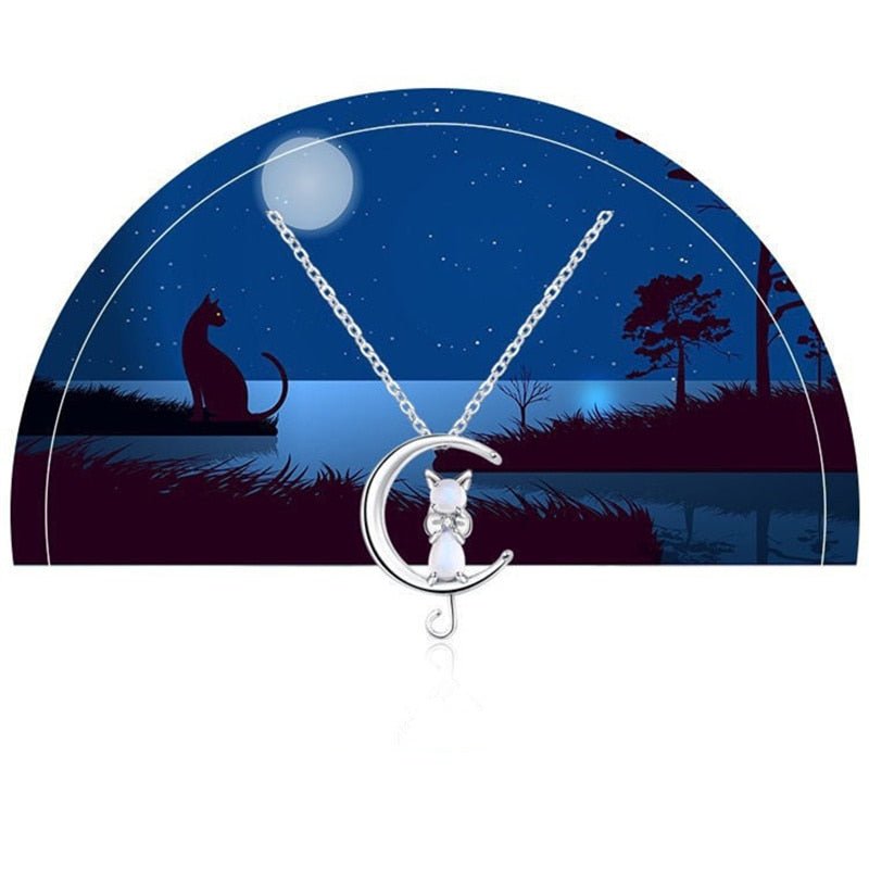 Naszyjnik w kształcie półksiężyca z kotem i kamieniem księżycowym